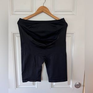 Motherhood maternity bike shorts SO COMFORTABLE